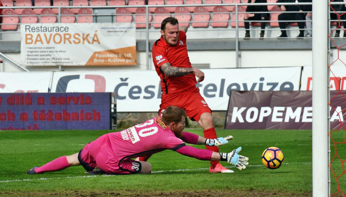 Nádherný gól! Jakub Řezníček stvrdil výhru Brna dokonalým blafákem