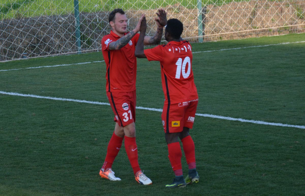 Zbrojovka - Tosno 2:2, dva góly vsítil Řezníček