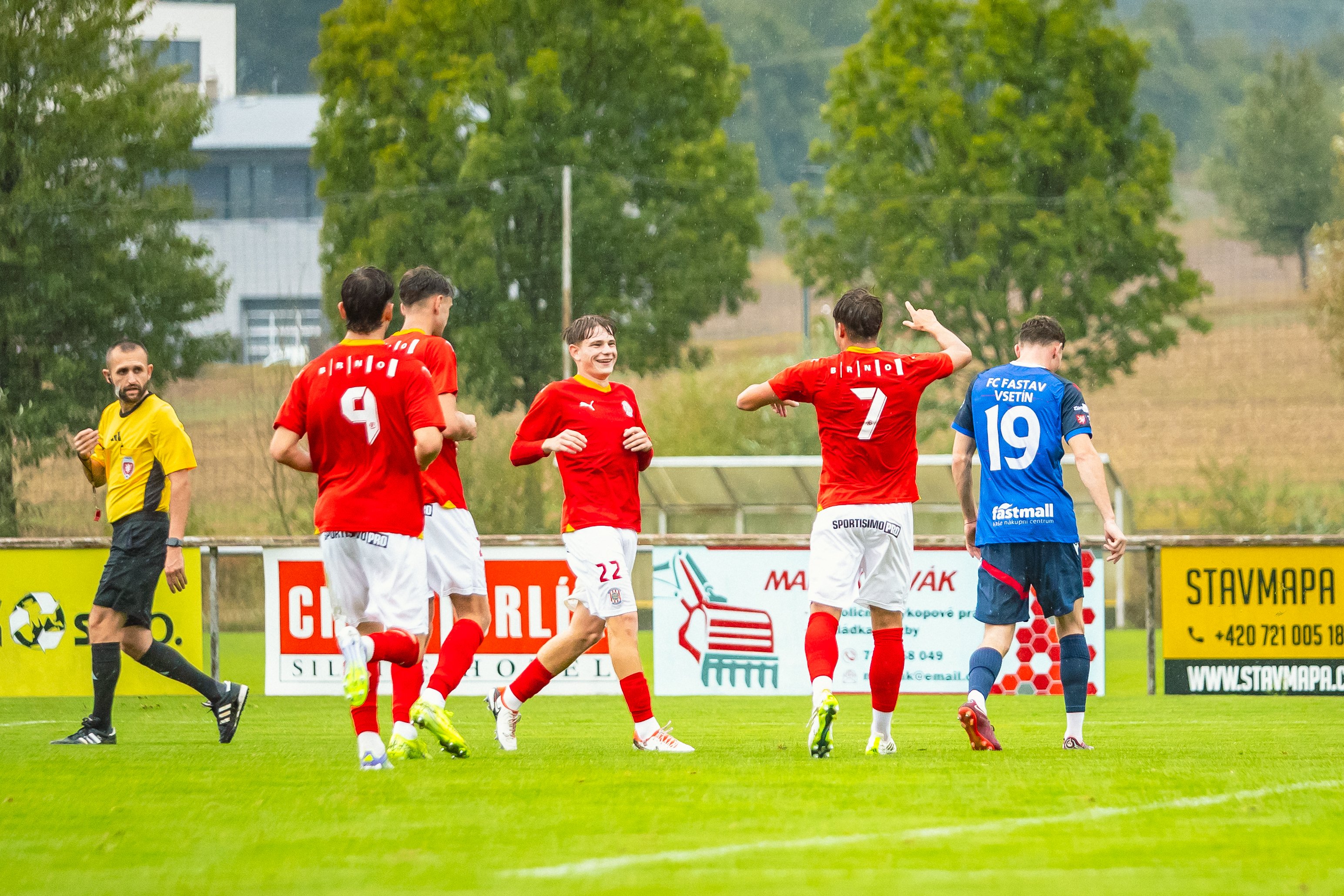 Bko nezastavil vydatn d隝 ani glmansk roda. Vsetnu naszelo ti gly 