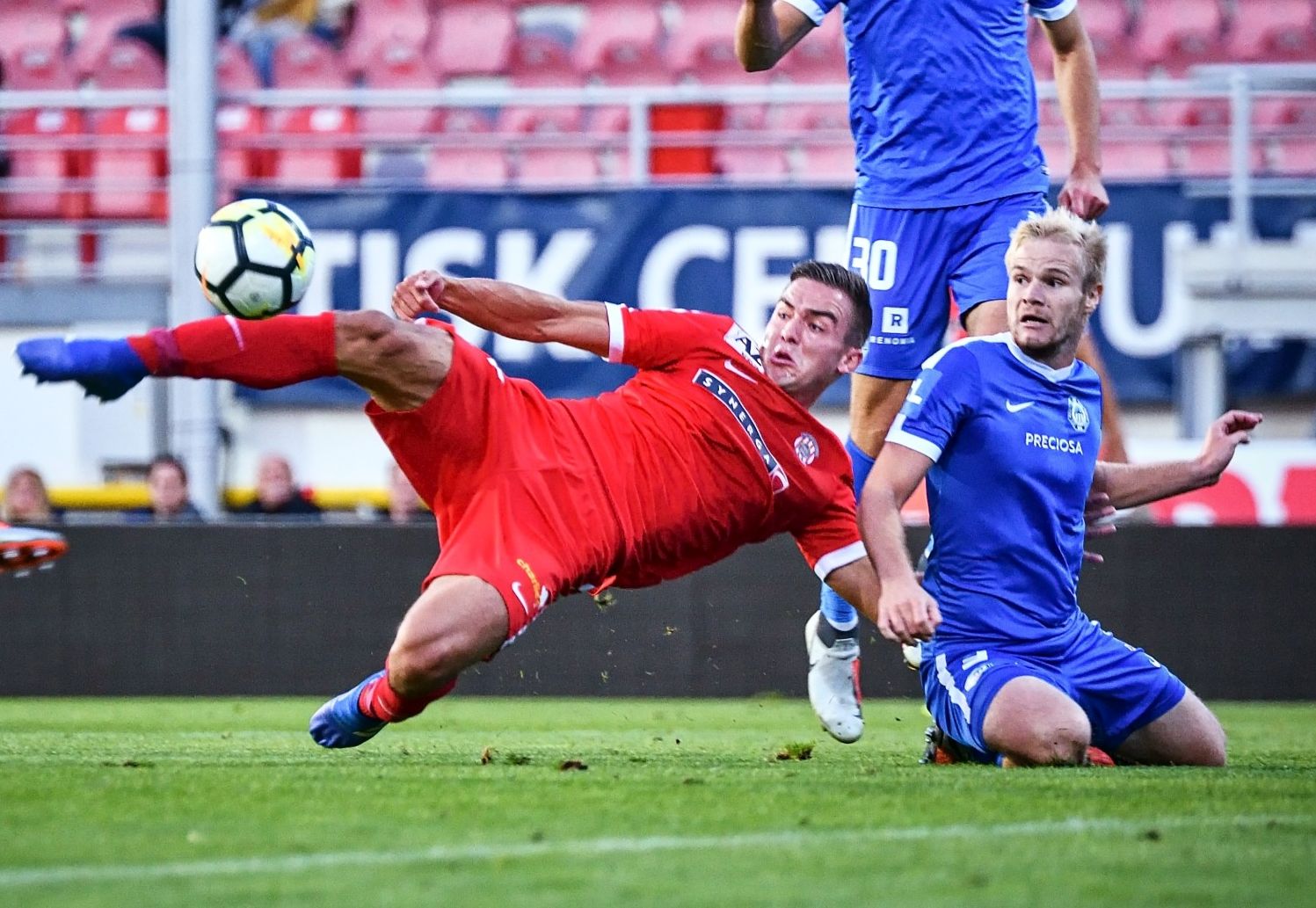 VIDEO: Hodně to mrzí, říká Zikl o pohárovém konci