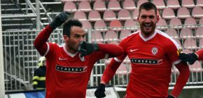 VIDEO: Tahle výhra patří týmu i fanouškům, usmívá se střelec Acosta