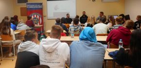 Zbrojováci besedovali se studenty Moravského gymnázia
