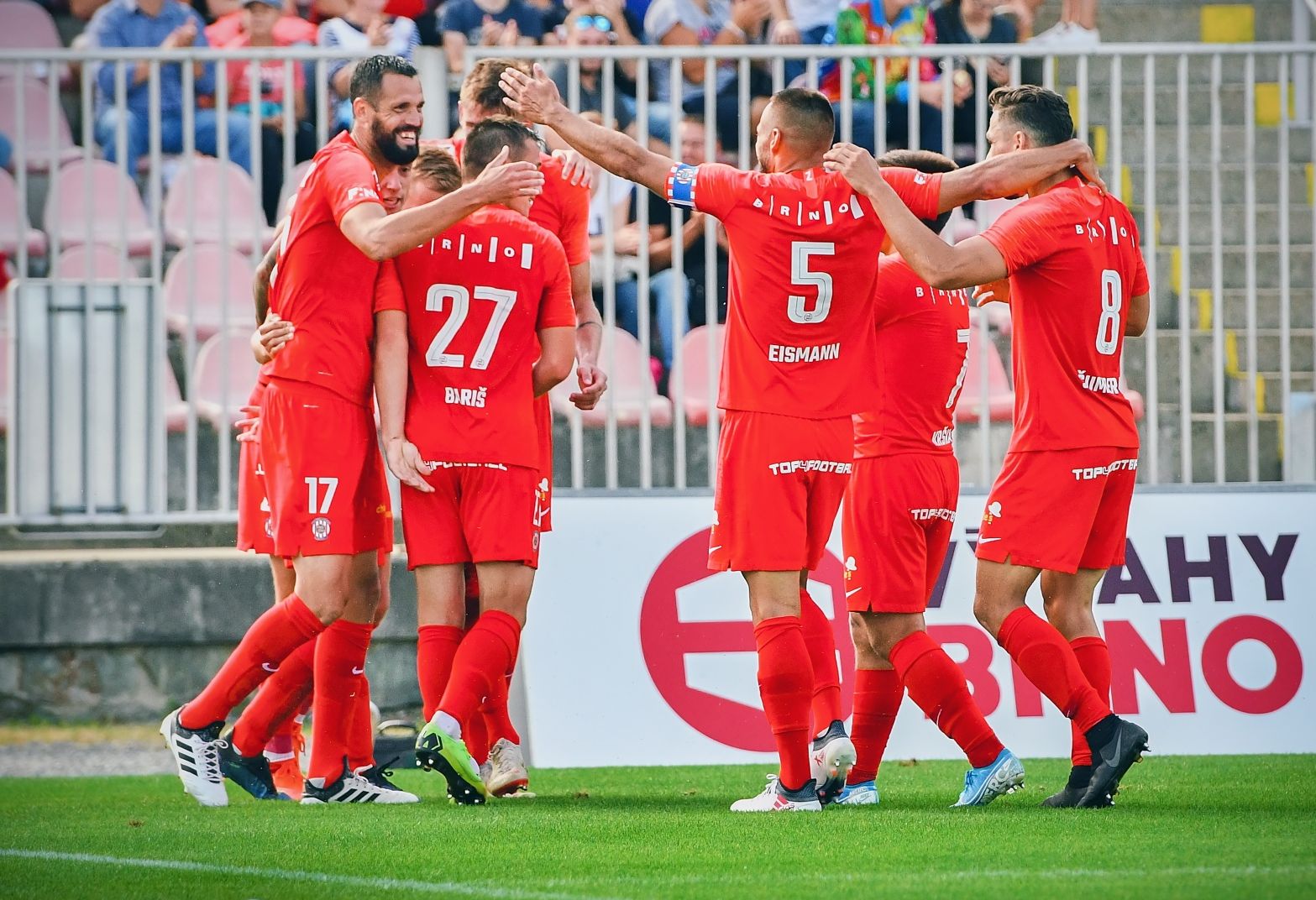 Brněnské derby pro Zbrojovku, výhru trefili Pázler s Magerou