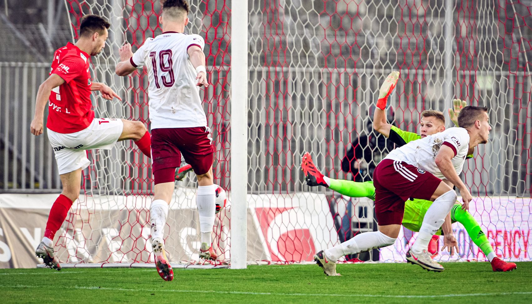 VIDEO: Stý zápas? Vůbec jsem to nevěděl, usmívá se střelec Přichystal
