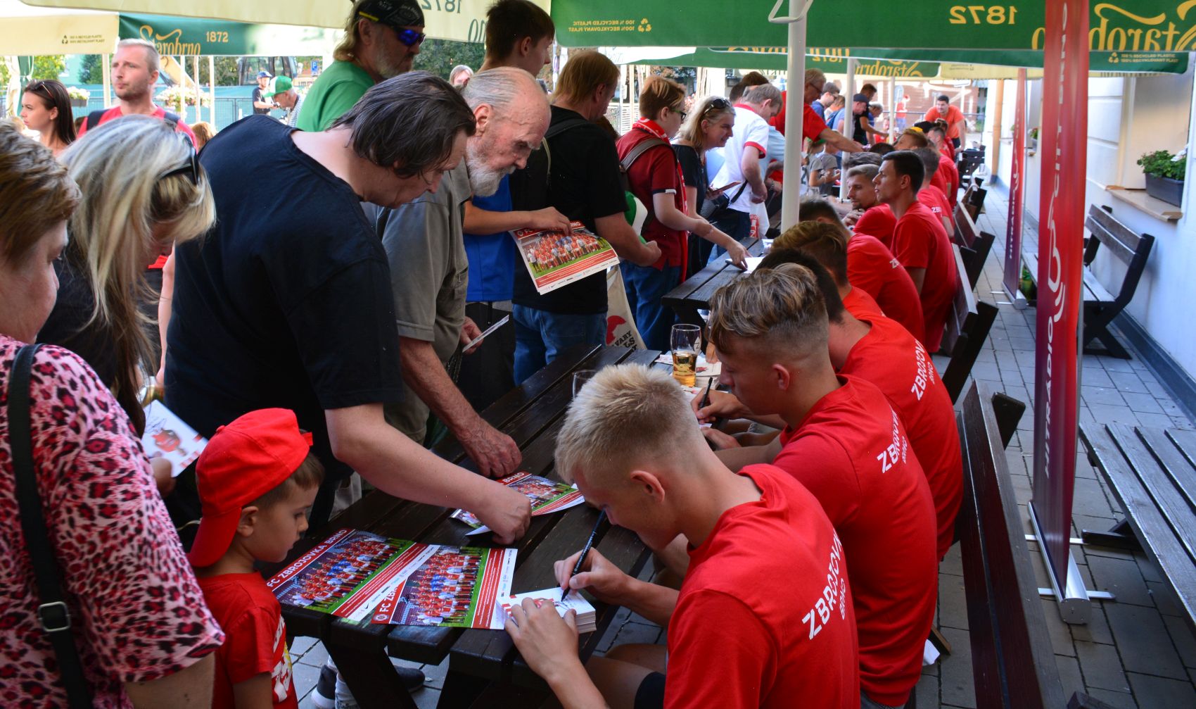 VIDEO: Autogramiáda v Pivovarské Starobrno