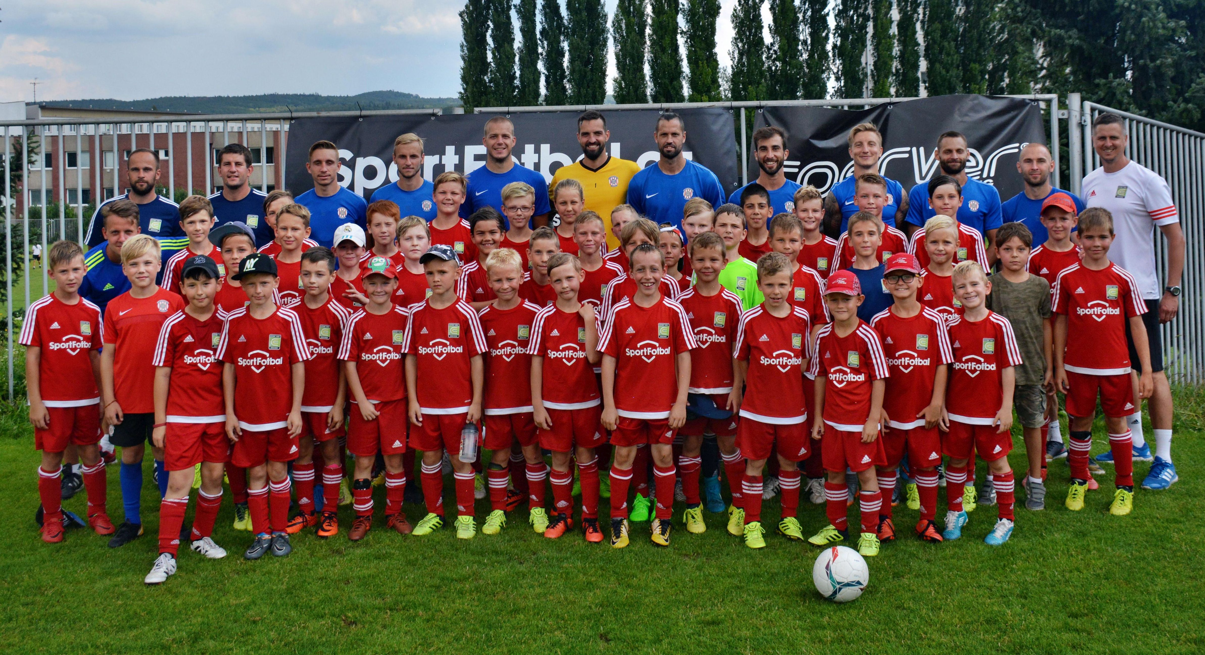 VIDEO: Dřina i radost - takové byly letní Coerver kempy!