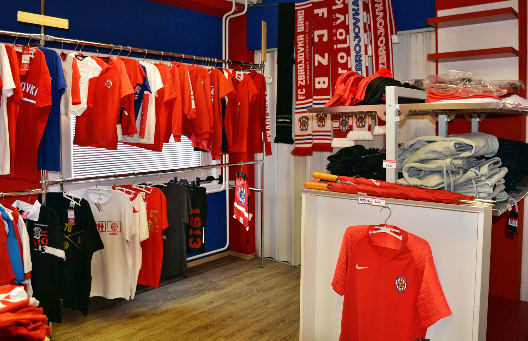 Zbrojovácký Fanshop bude před svátky otevřený denně