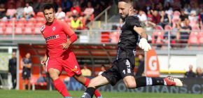 Do Zbrojovky míří gólman Šustr z Líšně, opačným směrem putuje Pavel Halouska