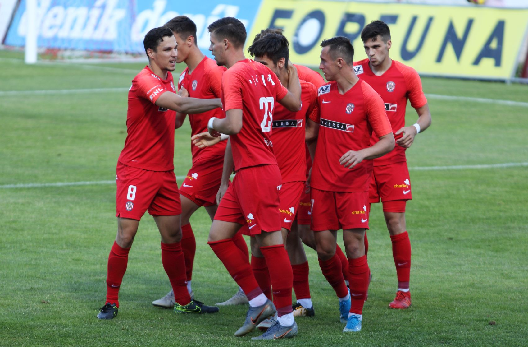 Zbrojovka přejela Žižkov šesti góly, dvakrát se trefili Hladík se Štepanovským