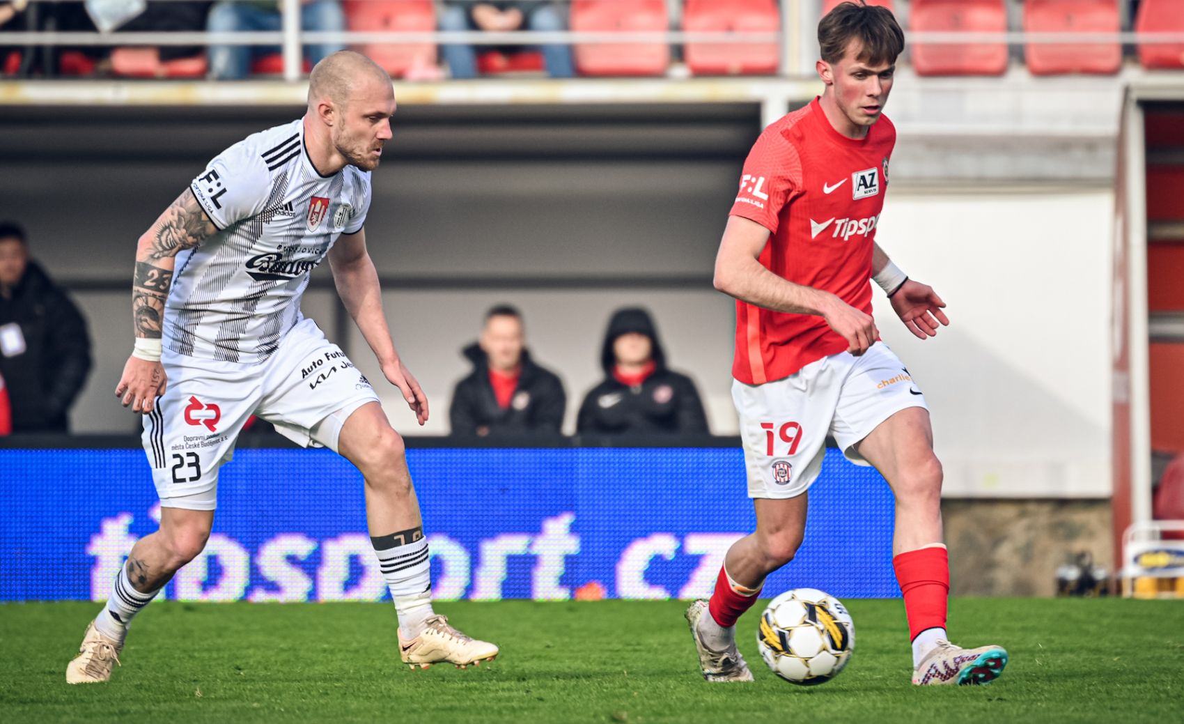Zbrojováci přišli v závěru o výhru, proti Budějovicím berou jen bod