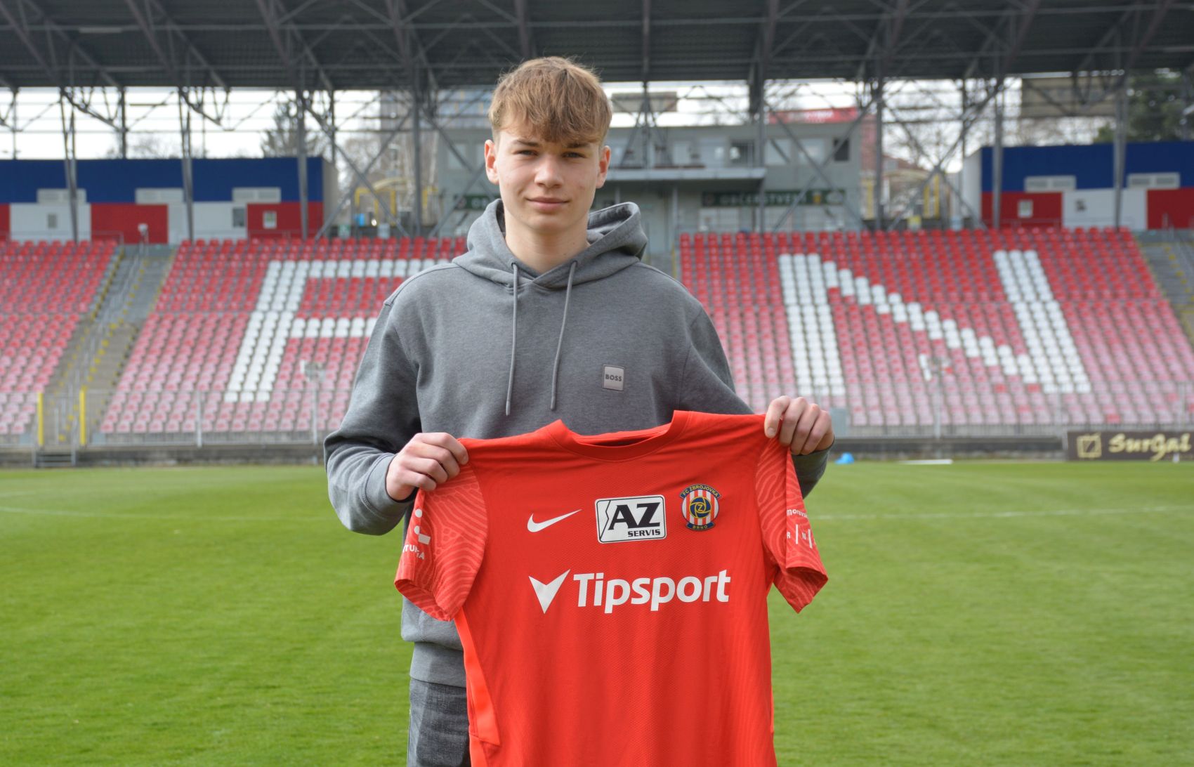 Daniel Polák podepsal svou první profesionální smlouvu!